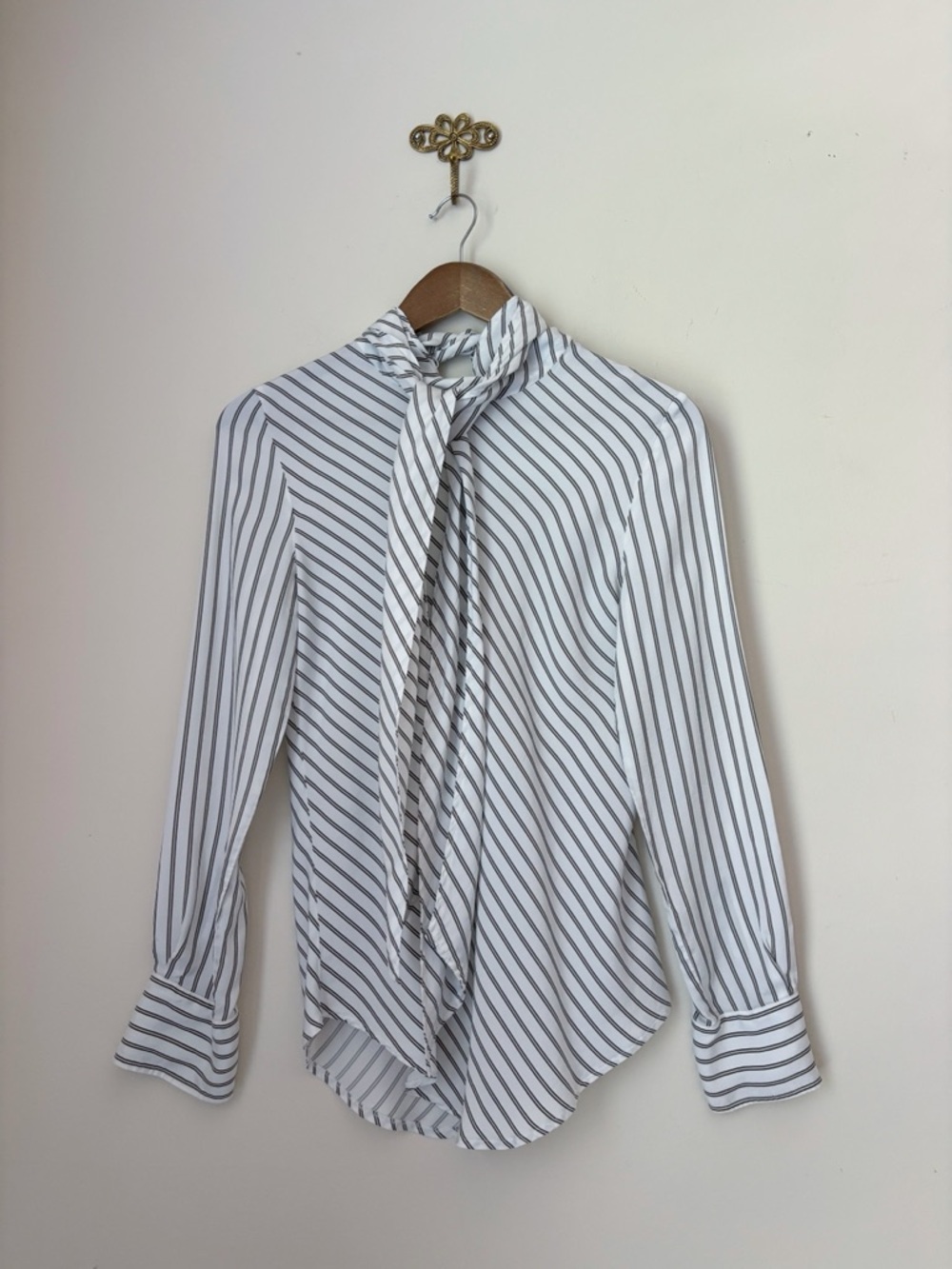 See by Chloe Striped Ascot Tie Satin Blouse Sz 36 US 2 Classic Luxury